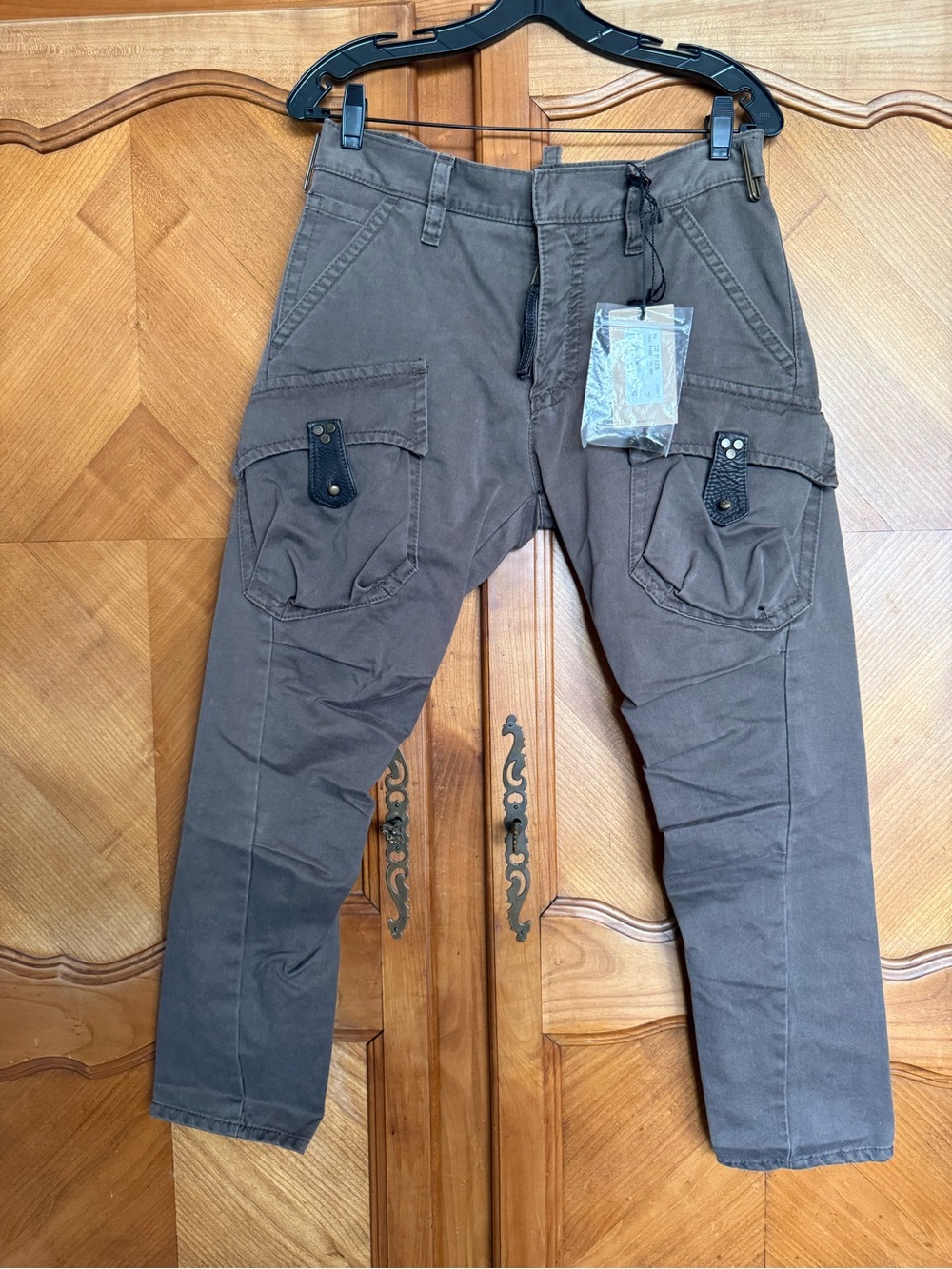 DSQUARED2 Women’s slim Cargo Pants sz 42 NWT w/ leather accents